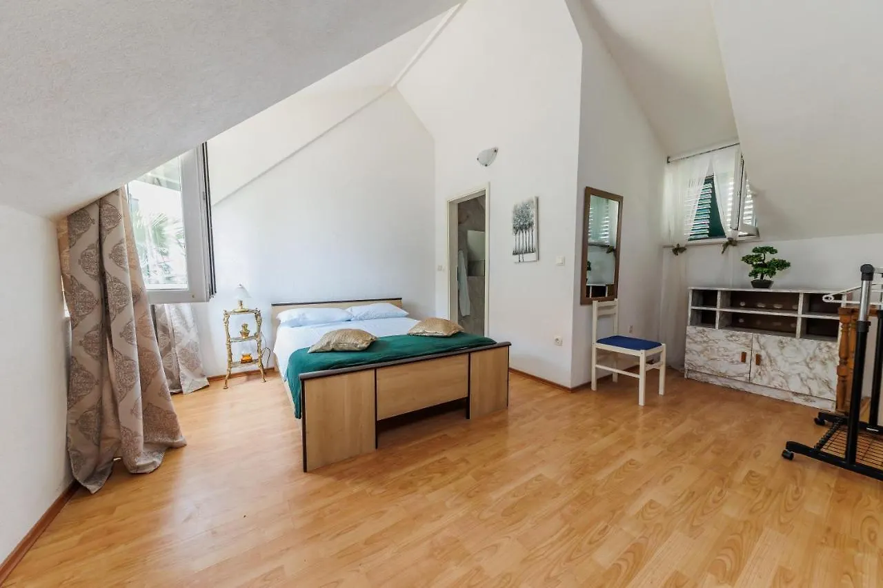 Apartments By The Sea Kastel Luksic, Kastela - 21921 Croatia