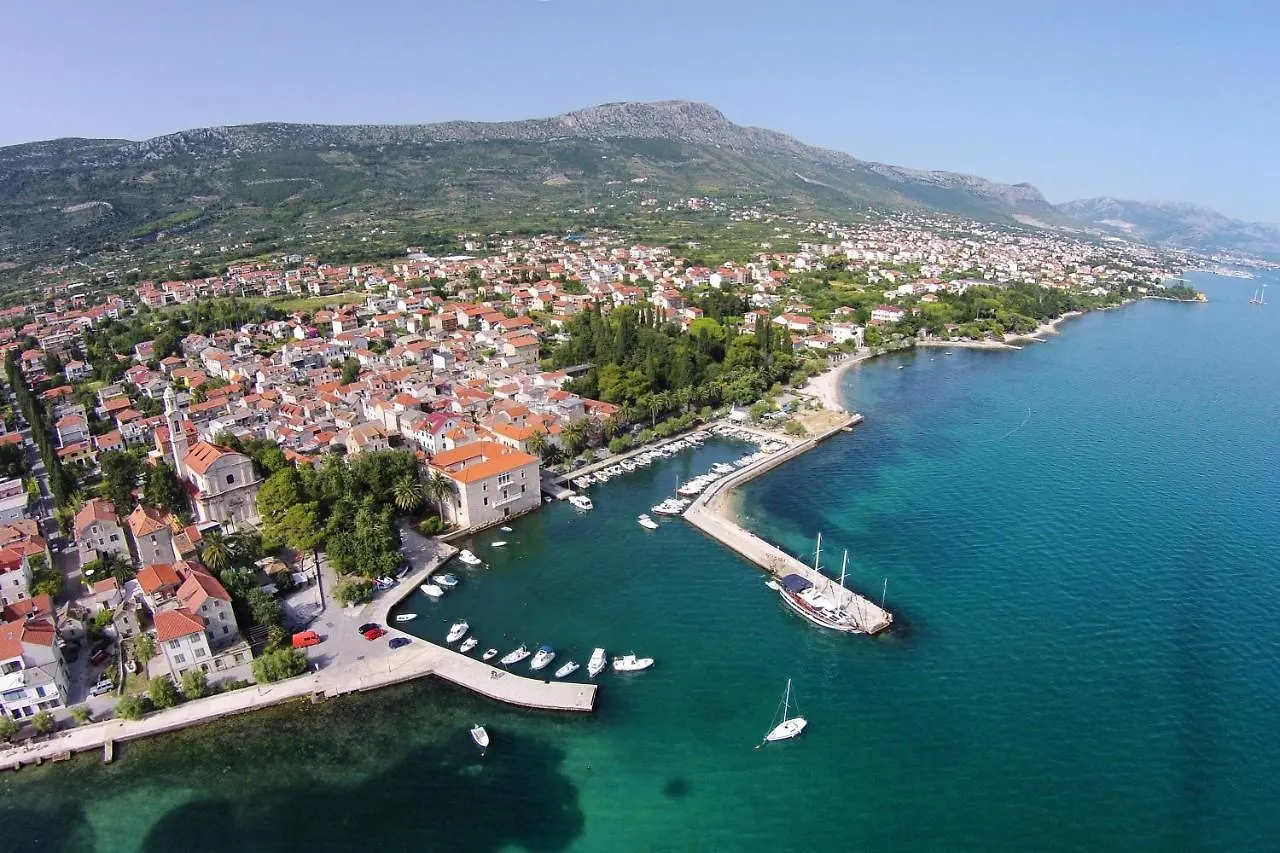Apartments By The Sea Kastel Luksic, Kastela - 21921 0*,  Croatia